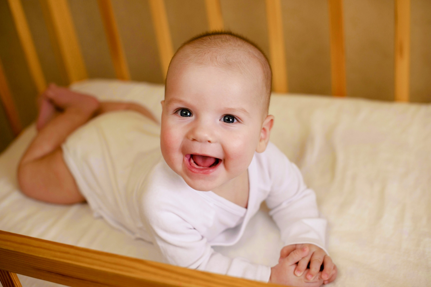 How a Baby Crib Mattress Pad Helps a Mom? - Mattress Apron